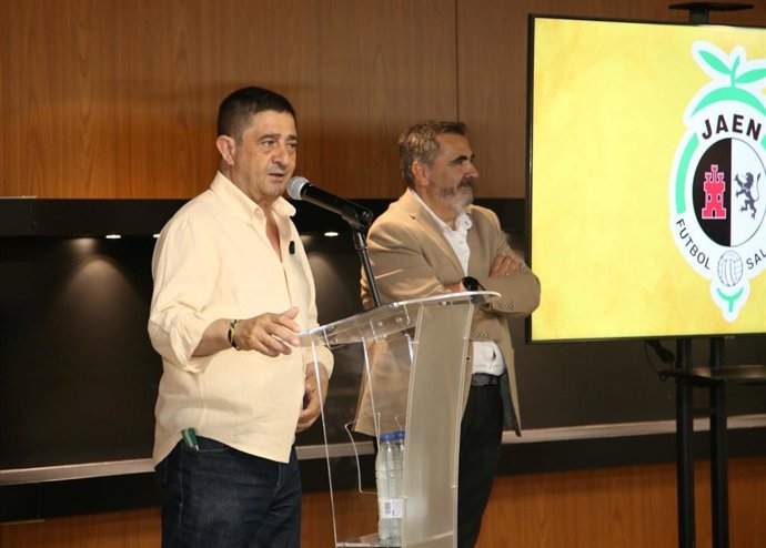 El presidente de la Diputación Provincial de Jaén, Paco Reyes, en el acto de fin de temporada del Jaén Paraíso Interior Fútbol Sala (FS).