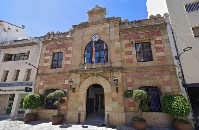 Archivo - Fachada del Ayuntamiento de Algeciras en la provincia de Cádiz (Foto de archivo).
