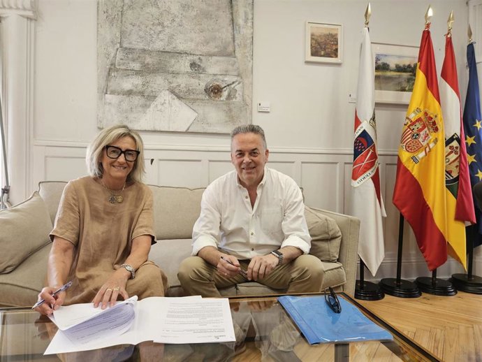 El Ayuntamiento de Calahorra concede una subvención de 2.000 euros a la asociación de belenistas calagurritanos