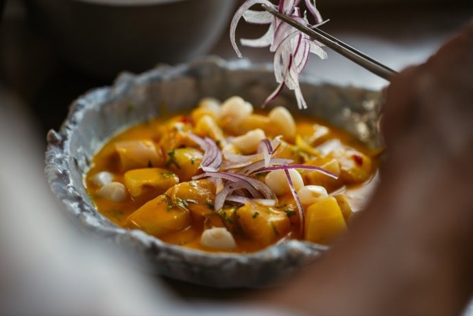 Lago Resort Menorca celebra su 25 aniversario con lujo, gastronomía y los atardeceres más legendarios