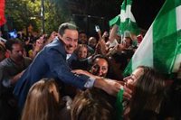Moreno celebra el tercer aniversario de su mayoría: "Andalucía avanza" y "apostar por gestión y la moderación funciona"