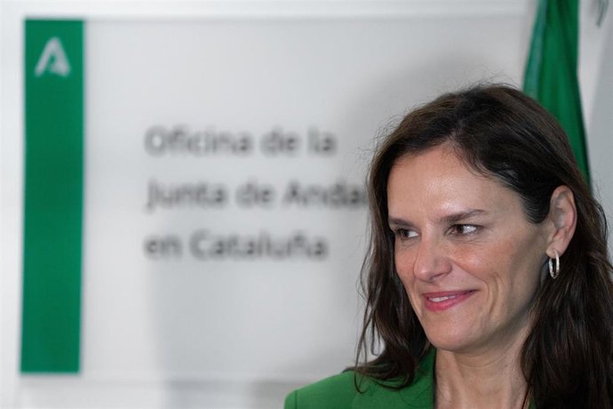 Archivo - La delegada de la Junta en Catalunya, Esperanza García González
