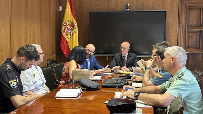 Junta Local de Seguridad celebrada este miércoles en el Ayuntamiento de León para establecer el dispositivo con motivo de las fiestas de San Juan y San Pedro.