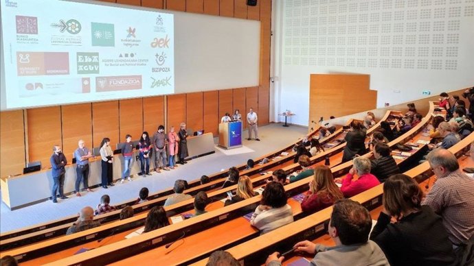 Archivo - Batuz Aldatu talde eragilearen aurkezpena