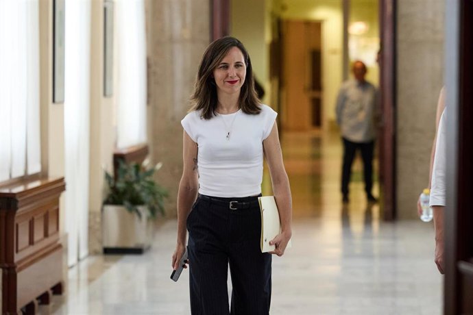 La portavoz de Podemos en el Congreso, Ione Belarra, llega a la reunión de la Junta de Portavoces, en el Congreso de los Diputados, a 17 de junio de 2025, en Madrid (España).