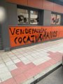 La sede del PSOE de León amanece con pintadas ofensivas que JJSS tacha de 
