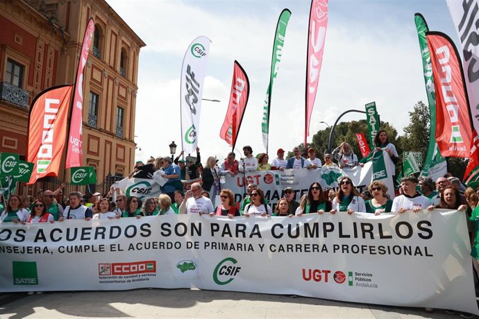 Archivo - Manifestación en defensa de la sanidad pública en Sevilla. A 05 de abril de 2025, en Sevilla (Andalucía, España). (Foto de archivo).