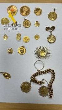 Sorprenden a tres hombres en Tenerife Norte cuando pretendían volar a Madrid con más de 1,5 kilos de oro robado