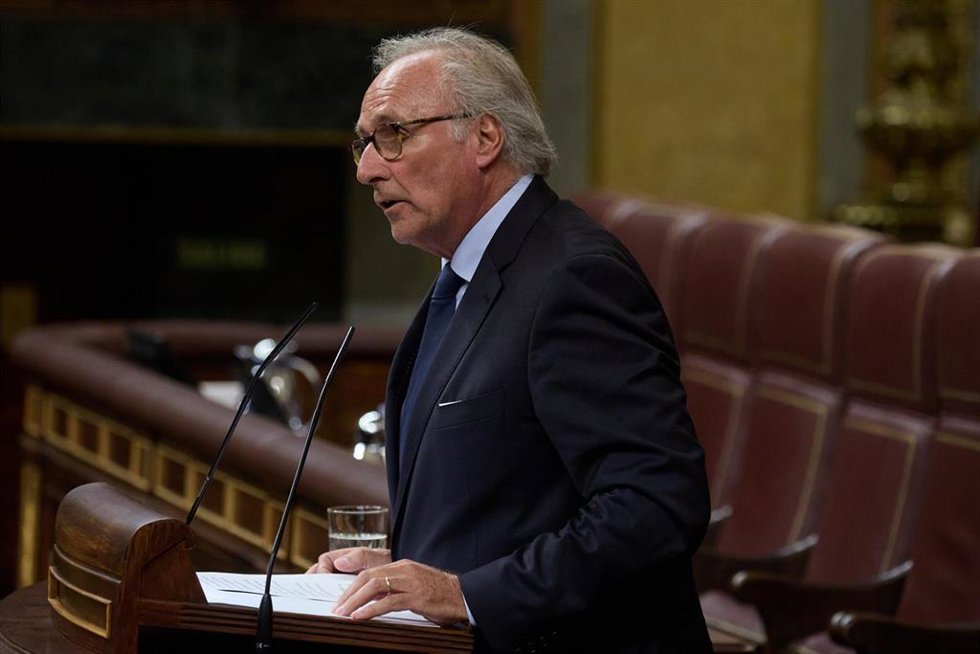 Archivo - El diputado de Vox Juan José Aizcorbe interviene durante una sesión plenaria en la Cámara Baja, a 17 de septiembre de 2024, en Madrid (España). 