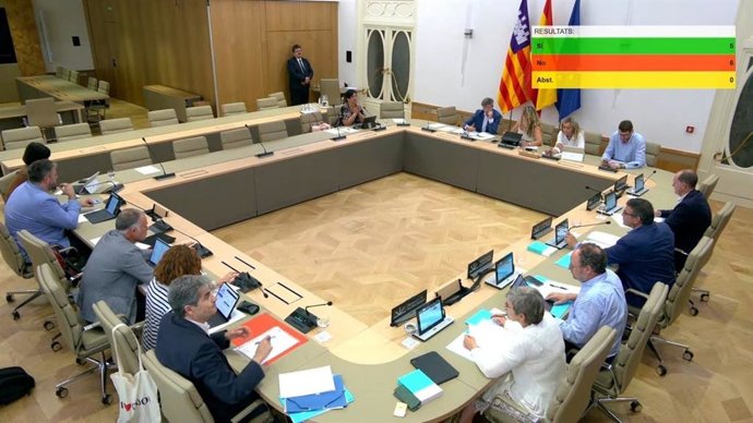 Reunión de la Comisión de Turismo, Comercio, Trabajo, Cultura y Deportes del Parlament.