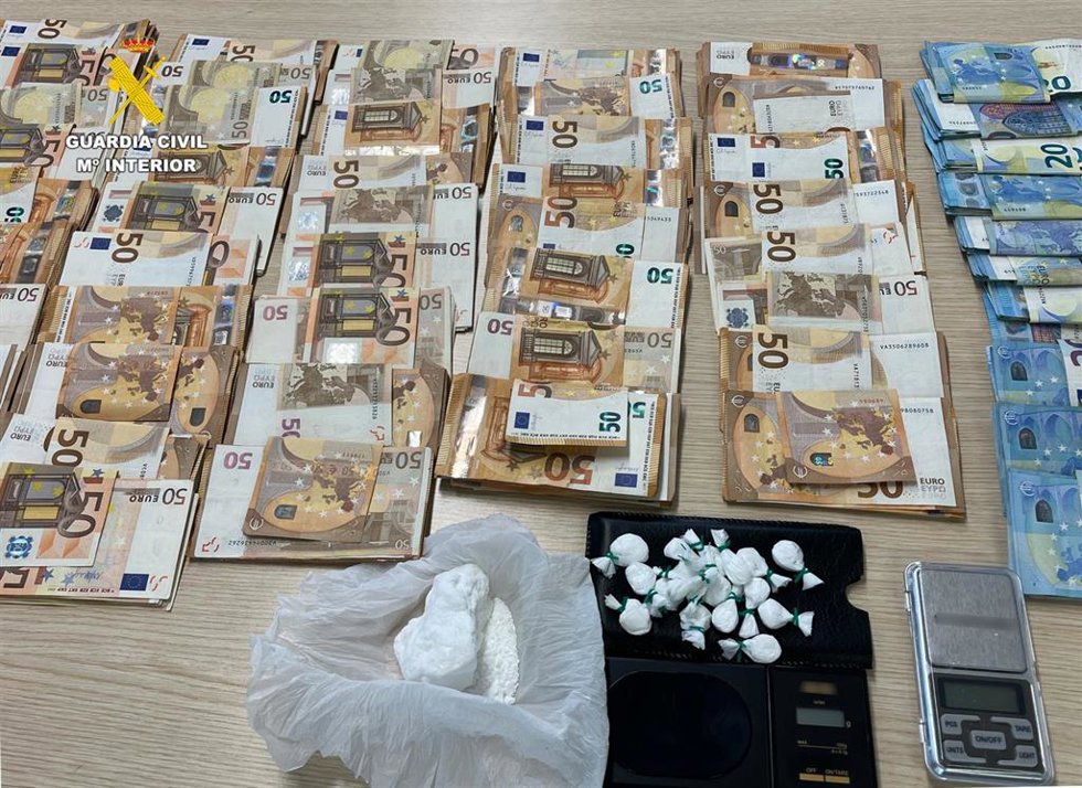 Dinero y droga intervenida
