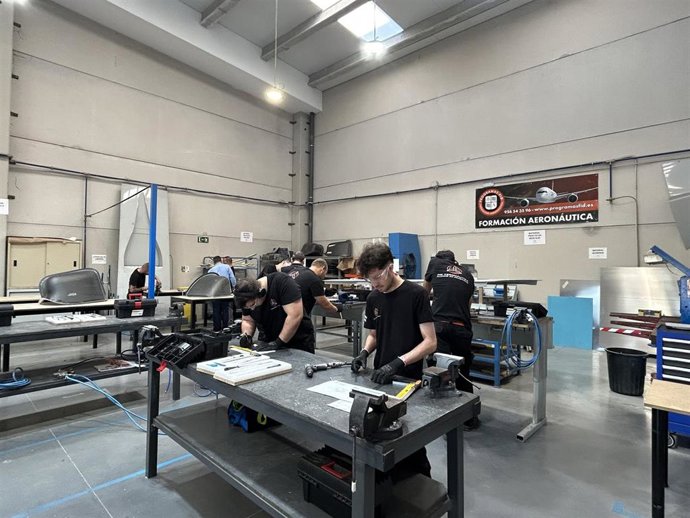 Alumnado de la empresa formativa FID Aeronáutica en El Puerto de Santa María.