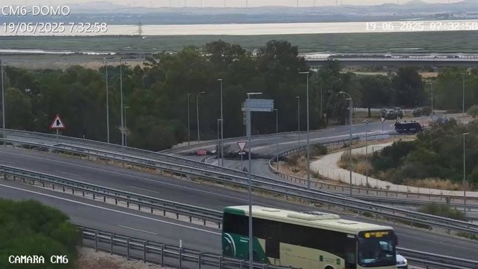 Cámara de tráfico con vista a la carretera de acceso al polígono de Trocadero en Puerto Real