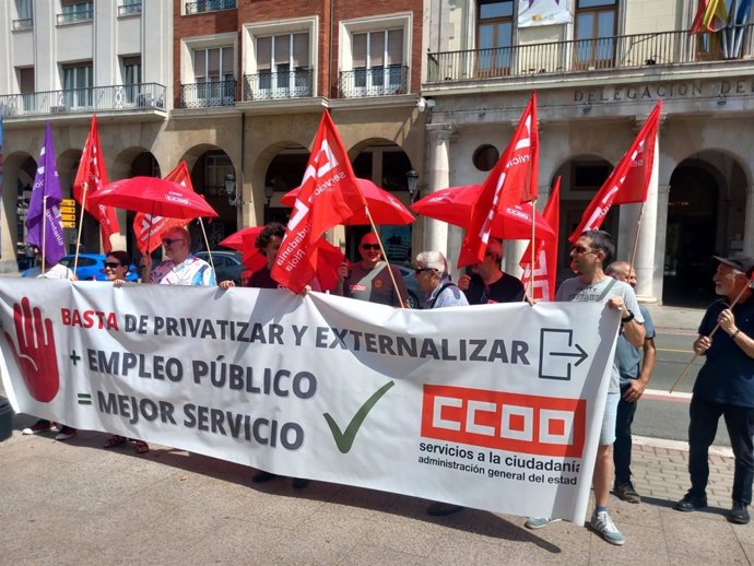 Una concentración pide más empleo público en las infraestructuras hidráulicas y en su vigilancia