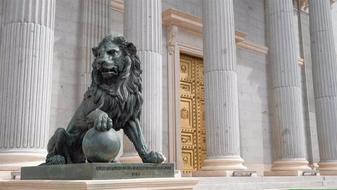 Archivo - Imagen de recurso de la fachada del Congreso de los Diputados.