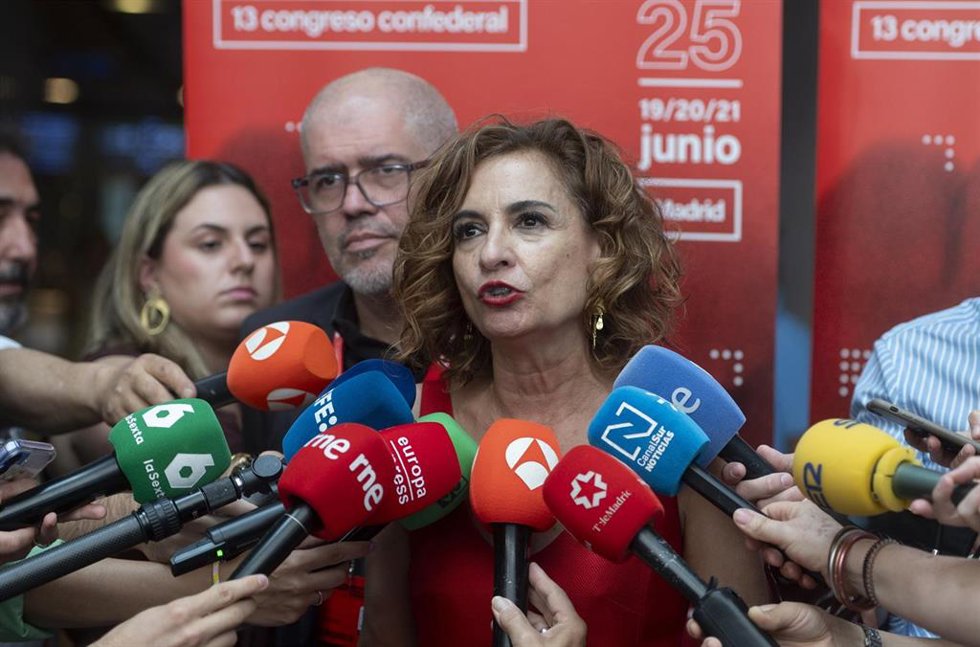La vicepresidenta primera y ministra de Hacienda, María Jesús Montero, ofrece declaraciones tras el 13 Congreso Confederal de CCOO, en el Marriott Auditorium Hotel & Conference Center, a 19 de junio de 2025, en Madrid (España). Comisiones Obreras celeb