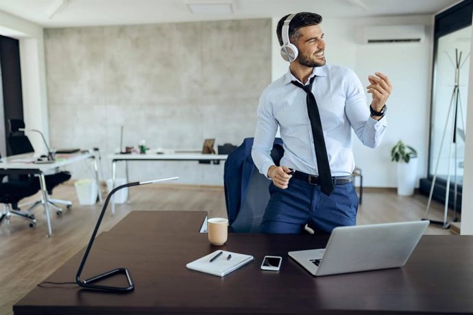 Archivo - Disfrutar del verano con tranquilidad es posible con una tarjeta de crédito flexible como Plazo Credit