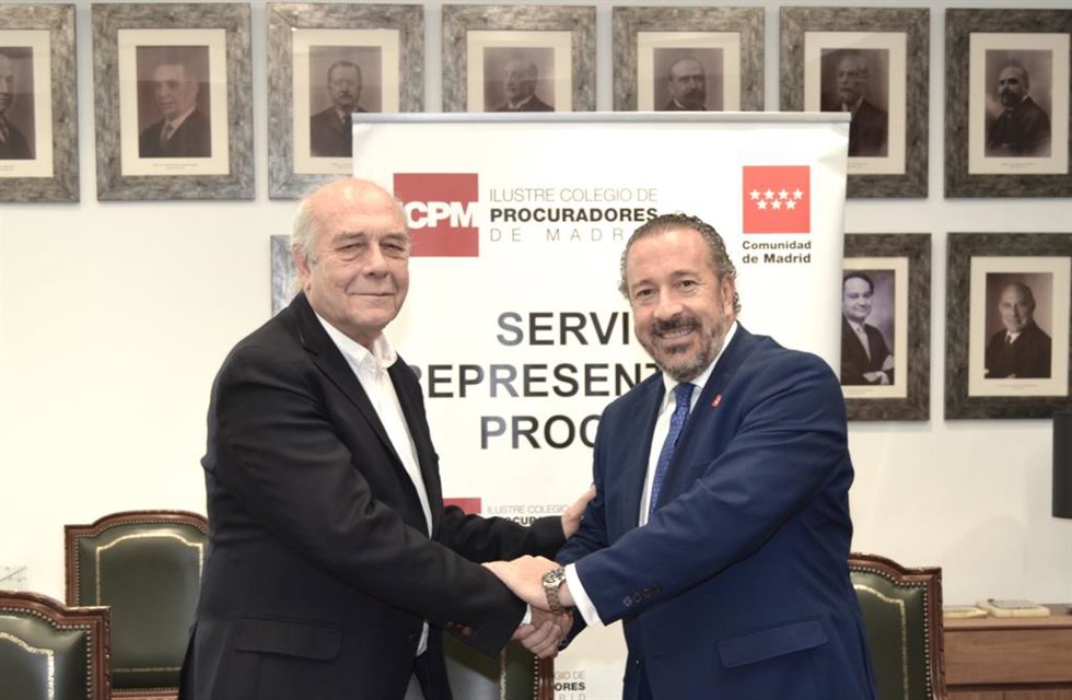 Firma del acuerdo entre CEOMA y el Colegio de Procuradores de Madrid para ayudar a los mayores en gestiones de carácter procesal