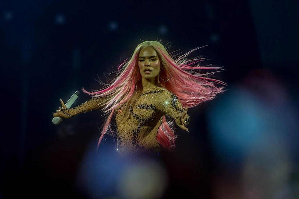 Archivo - La cantante Karol G durante una actuación, en el Santiago Bernabéu, a 20 de julio de 2024, en Madrid (España). Karol G llega a España durante cuatro días seguidos: 20, 21, 22 y 23 de julio con su gira Mañana será bonito, un álbum que triunfó