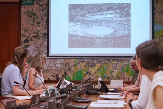 Iradier Arena "erabilera anitzeko benetako espazio" bihurtuko duen ekintza plana aurkeztu du Gasteizko Udalak