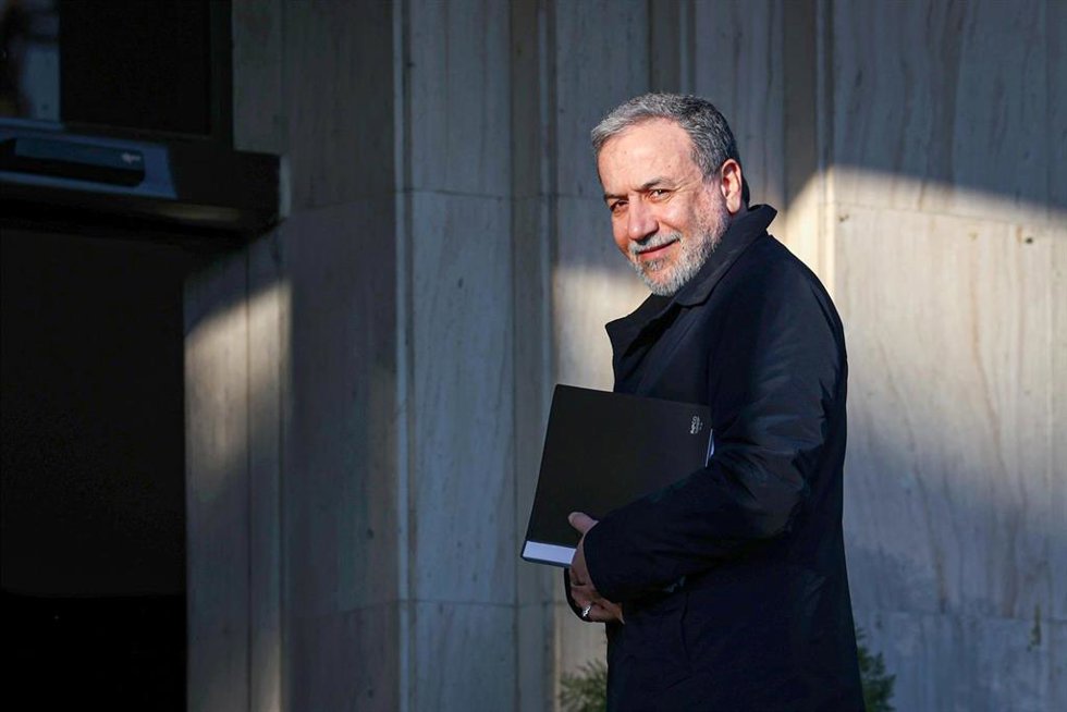 Archivo - El ministro de Exteriores de Irán, Abbas Araqchi, antes de una reunión del Gobierno iraní en la capital, Teherán (archivo)