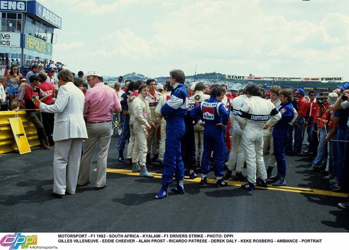 Archivo - MOTORSPORT - F1 1982 - SOUTH AFRICA - KYALAMI - F1 DRIVERS STRIKE - PHOTO: DPPI GILLES VILLENEUVE - EDDIE CHEEVER - ALAIN PROST - RICARDO PATRESE - DEREK DALY - KEKE ROSBERG - AMBIANCE - PORTRAIT