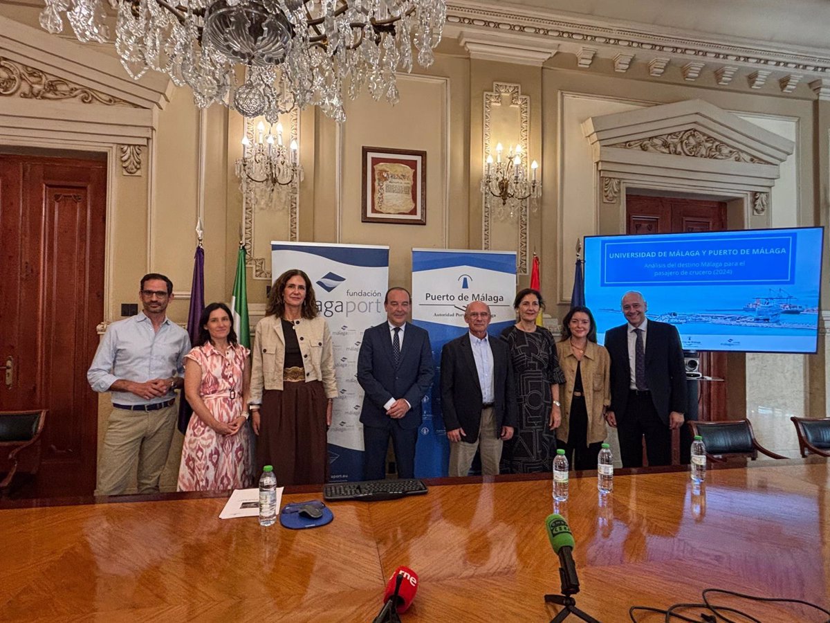 Puerto de Málaga y Universidad presentan un estudio que sitúa a la ciudad como destino de cruceros altamente valorado