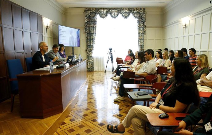 El consejero de Educación, Sergio Silva, interviene en el curso de la UIMP ‘Nuevas oportunidades para las Enseñanzas Artísticas’