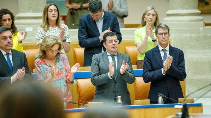 El minuto de silencio se ha roto con un aplauso