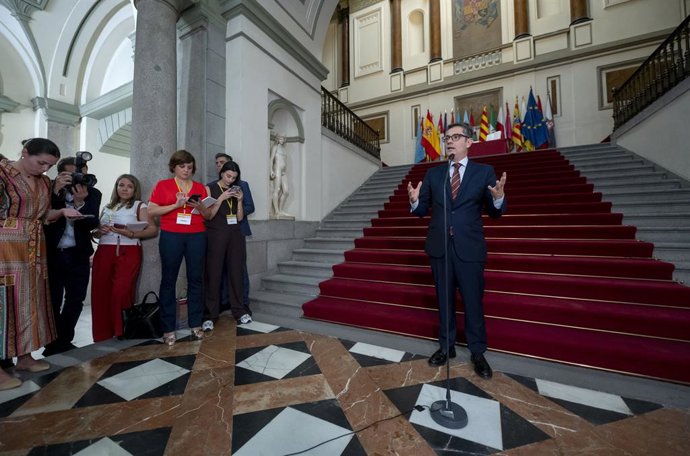 O Ministro da Presidência, Justiça e Relações com os Tribunais da Espanha, Félix Bolaños, inaugura um dia de debate no Centro de Estudos Políticos e Constitucionais sobre a reforma da Carreira Judicial e do Ministério Público, em 19 de junho.