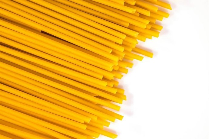 El ingrediente que echas a la pasta para que no se pegue es un error común y no sirve de nada: esta es la recomendación