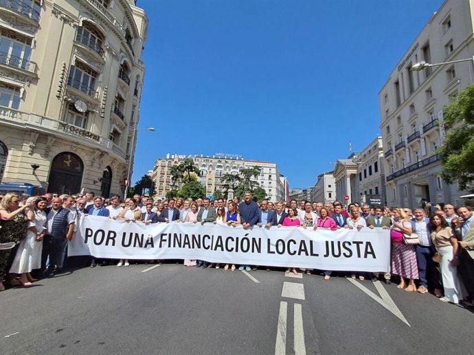 Manifestación en Madrid para reclamar mejoras en la financiación autonómica y de entidades locales.
