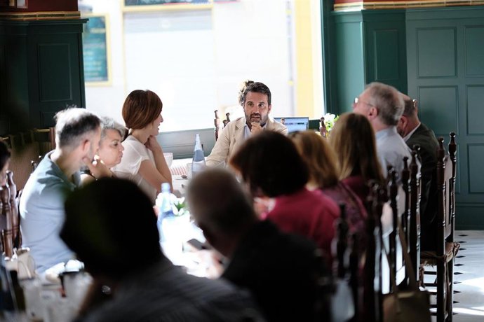 El Foro de Turismo de la ciudad de Málaga celebra su sesión de junio presidida por el concejal delegado de Turismo del Ayuntamiento de Málaga, Jacobo Florido.