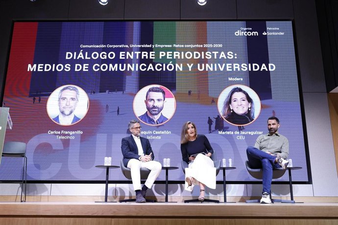 El Director De Informativos Telecinco, Carlos Franganillo, Y El Presentador De Lasexta Clave, Joaquín Castellón, Coinciden En Que Los Programas Informativos Han Pasado De Ser La Fuente Principal De Noticias A Convertirse En Un Espacio De Síntesis Y Con