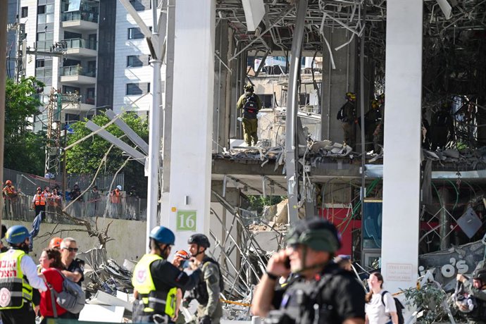 Imagem de arquivo de um prédio desmoronado em Israel após um ataque iraniano.