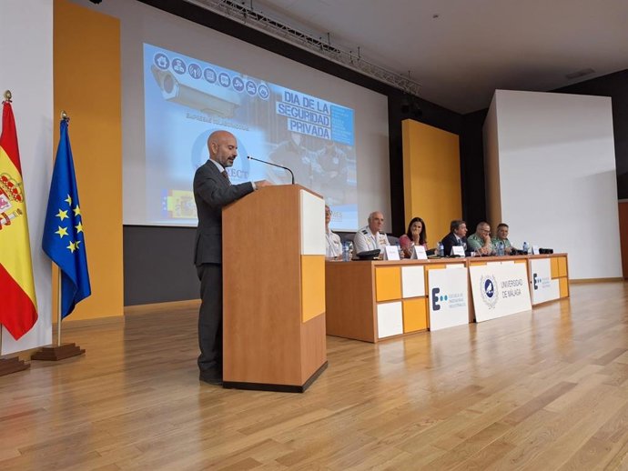 El subdelegado del Gobierno en Málaga, Javier Salas, en la celebración del Día de la Seguridad Privada.