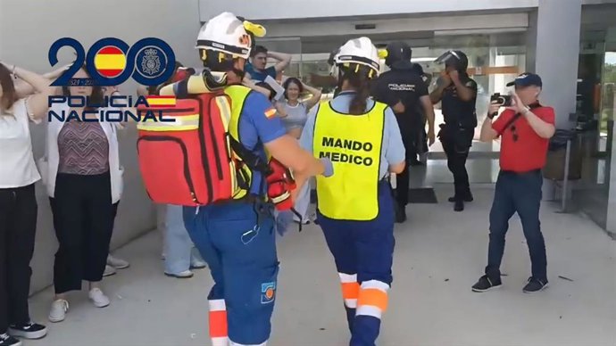 Sanitarios en un simulacro de atentado en Puerto Real