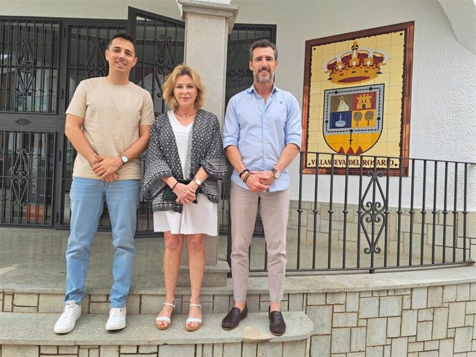 Encuentro de la delegada de Empleo con el alcalde de Villanueva del Rosario.