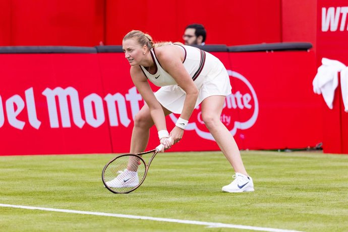 Petra Kvitova (CZE) in action against Beatriz Haddad Maia (BRA) during the 2025 HSBC Championships, WTA 500 tennis tournament on 9 June 2025 at the Queens Club in London, England - Photo Daniel Bearham / Colorsport / DPPI