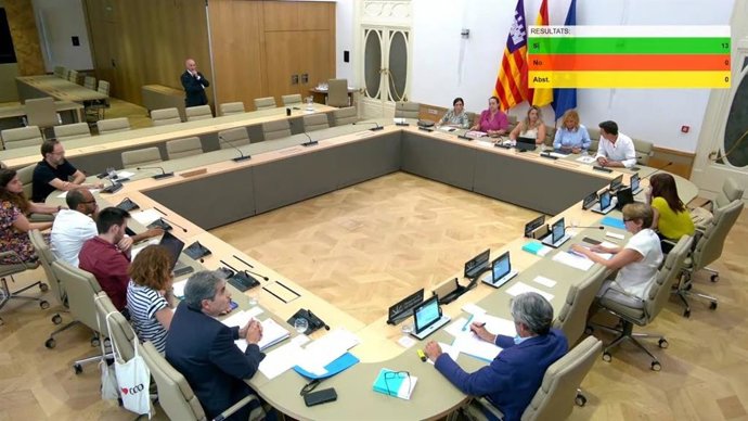 Reunión de la Comisión de Educación y Universidades del Parlament.