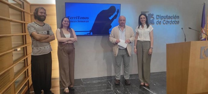 Gabriel Duque (2º dcha.), en la presentación de ‘TerriTonos, Raíces Sonoras’.