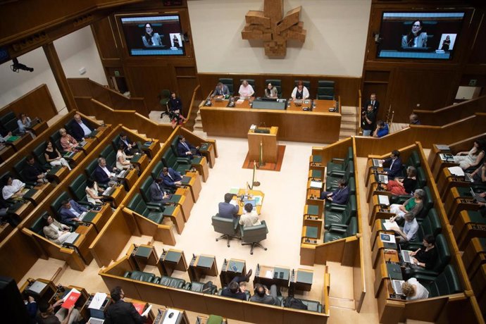 El Pleno de la Cámara ha debatido sobre las evaluaciones diagnósticas del sistema educativo