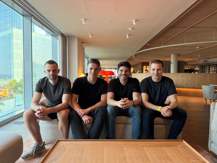 L'equip de Tether