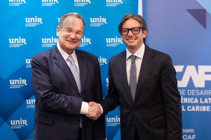 CAF-banco de desarrollo de América Latina y el Caribe y UNIR lanzan 30 becas y consolidan su alianza académica