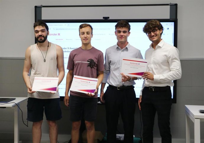 En la imagen, ganadores de los 'Santander X Award' a mejores proyectos emprendedores de la ULE.