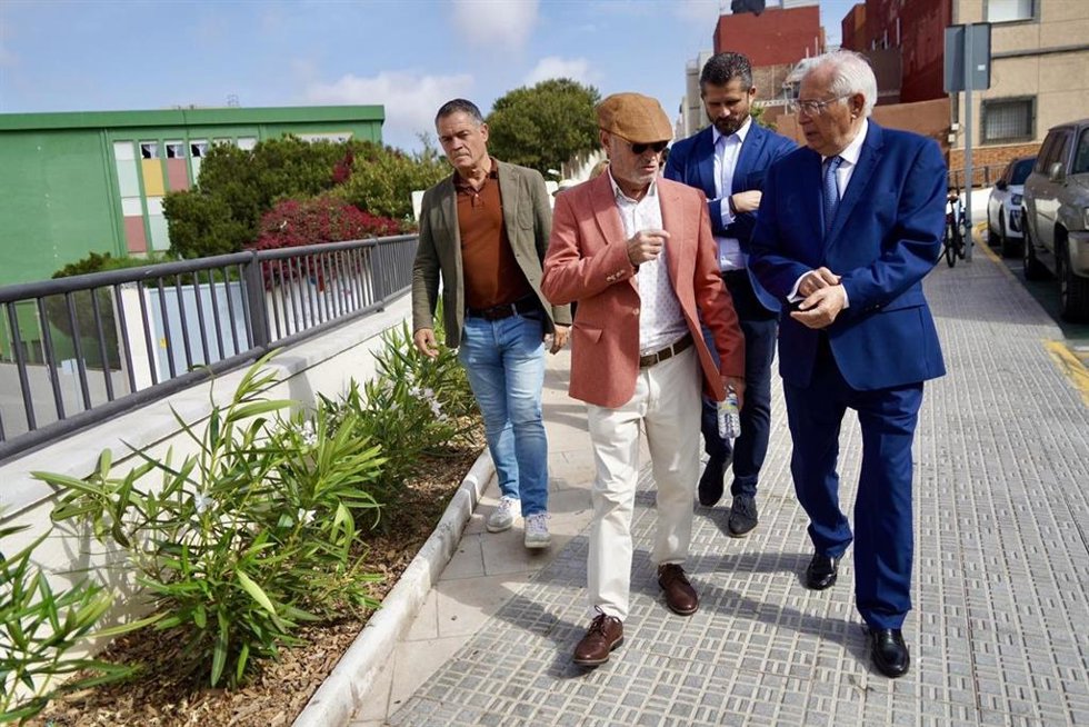 El presidente de la Ciudad Autónoma de Melilla, Juan José Imbroda (PP), en la inauguración de una plaza.