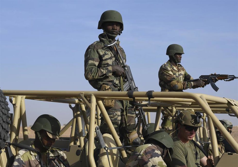 Archivo - Soldados del Ejército de Níger en un entrenamiento militar