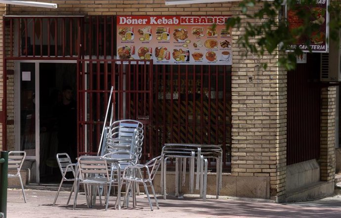 Archivo - Varias sillas apiladas, a 10 de mayo de 2024, en Madrid (España). 