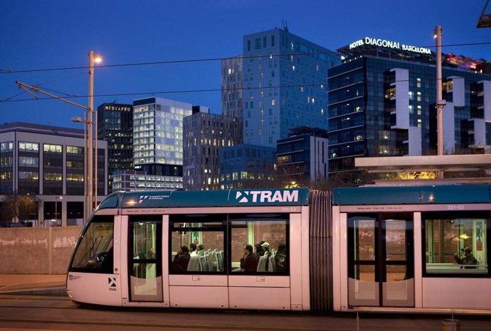 La ATM reforzará el transporte público por la verbena de Sant Joan (23 de junio).