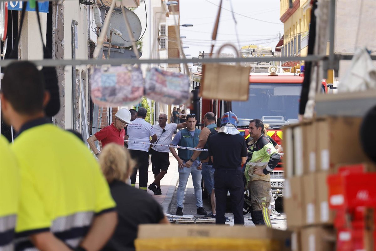 Un equipo de investigación de incendios de la Guardia Civil se desplaza para investigar lo ocurrido en la explosión